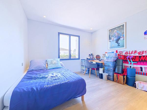 EXCLUSIVITE : MOUGINS LIMITE LE GUILLET / MAISON NEUVE AVEC PISCINE ET UN TERRAIN DE 1217M²