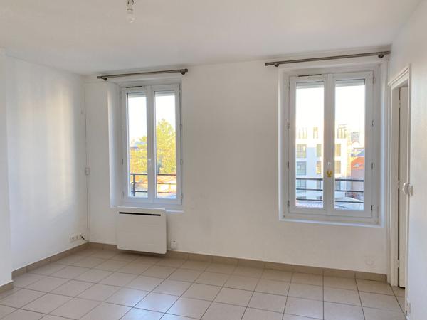 Joli F3 de 42.79m2 à Saint Maur des fossés 980€ CC