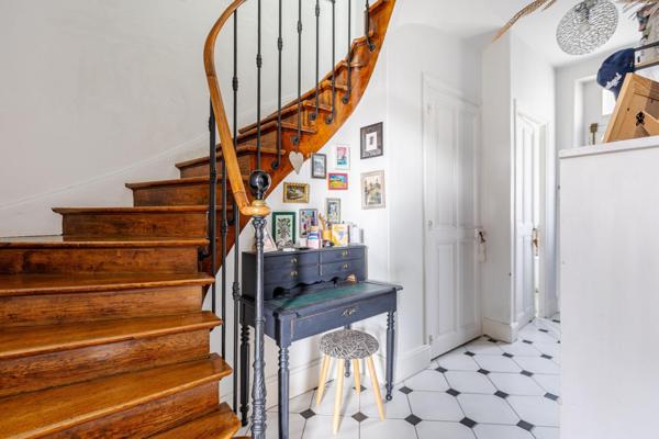 Très belle maison non mitoyenne, quartier recherché