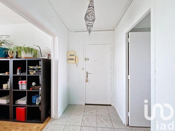 Appartement 3 pièces de 61 m² à Petit-Couronne (76650)