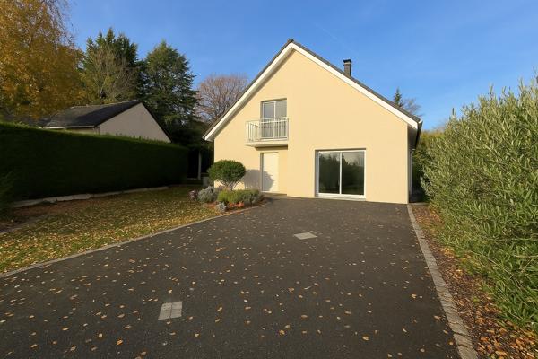 MAISON 6 PIÈCES 138 M² 6 pièces 4 chambres,  CALME ABSOLU