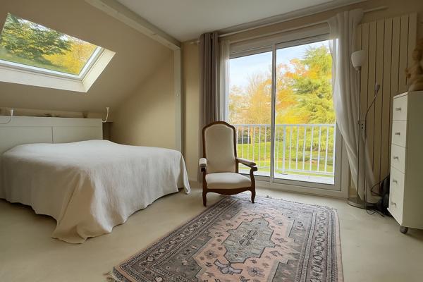 MAISON 6 PIÈCES 138 M² 6 pièces 4 chambres,  CALME ABSOLU