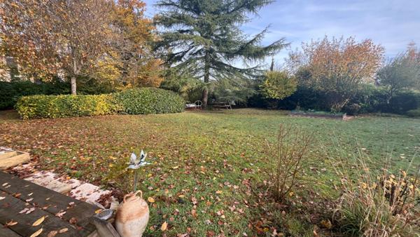 MAISON 6 PIÈCES 138 M² 6 pièces 4 chambres,  CALME ABSOLU