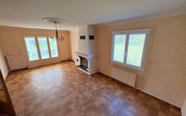 Maison à vendre    4 pièces •  Couffy