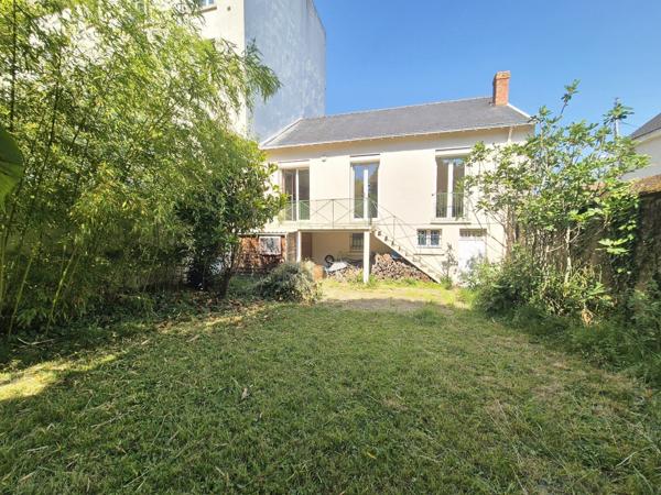 Maison
                                                                                                                                                                                                                                                                                                                        4 pièce(s)                                                                                                                                                                                                          3 chambre(s)                                                                                                                                                                                                          102.9  m²