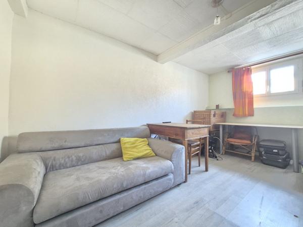Maison
                                                                                                                                                                                                                                                                                                                        4 pièce(s)                                                                                                                                                                                                          3 chambre(s)                                                                                                                                                                                                          102.9  m²