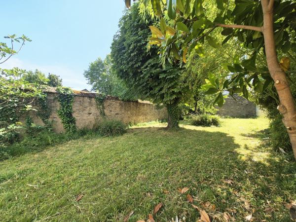 Maison
                                                                                                                                                                                                                                                                                                                        4 pièce(s)                                                                                                                                                                                                          3 chambre(s)                                                                                                                                                                                                          102.9  m²