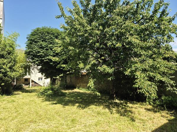 Maison
                                                                                                                                                                                                                                                                                                                        4 pièce(s)                                                                                                                                                                                                          3 chambre(s)                                                                                                                                                                                                          102.9  m²