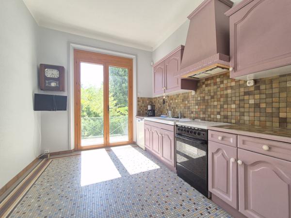 Maison
                                                                                                                                                                                                                                                                                                                        4 pièce(s)                                                                                                                                                                                                          3 chambre(s)                                                                                                                                                                                                          102.9  m²