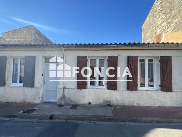 Location Appartement 2 pièces 38.63 m² - 15 RUE ERNEST RENAN Rochefort 17300