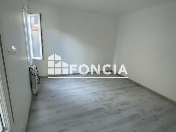 Location Appartement 2 pièces 38.63 m² - 15 RUE ERNEST RENAN Rochefort 17300