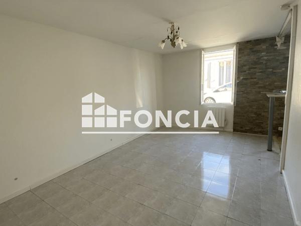 Location Appartement 2 pièces 38.63 m² - 15 RUE ERNEST RENAN Rochefort 17300