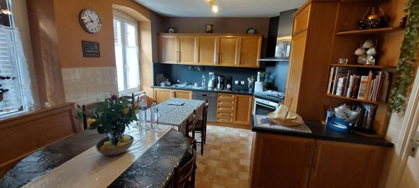 Domaine de 618 m², possibilité 8 logements,19 ares