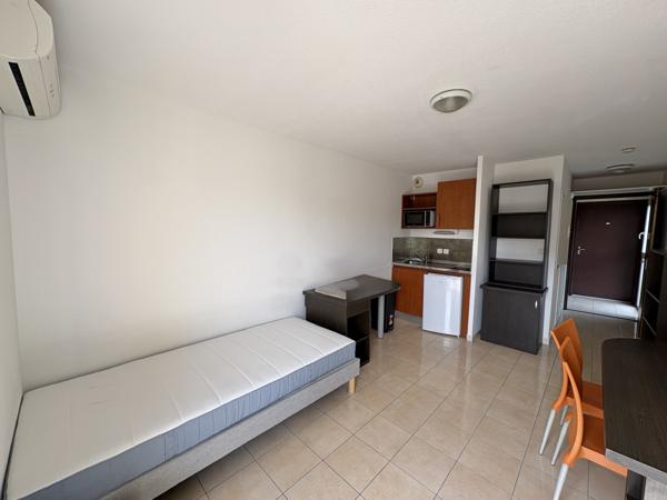 Studio
                                                                                                                                                                                                                                                                                                                        1 pièce(s)                                                                                                                                                                                                                                                                                                                              19  m²