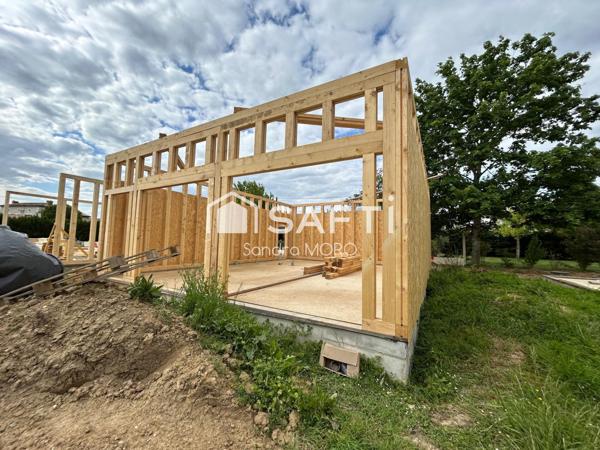 Opportunité rare : trois maisons neuves en bois à vendre à Saint-Martin-Petit
