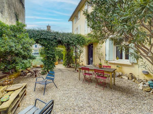 Vaison-la-Romaine (84110) SABLET . COUP DE COEUR! ÉLÉGANTE MAISON BOURGEOISE