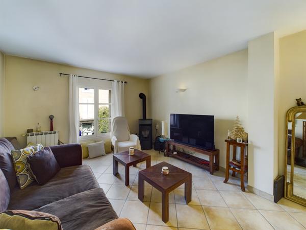 Vaison-la-Romaine (84110) SABLET . COUP DE COEUR! ÉLÉGANTE MAISON BOURGEOISE