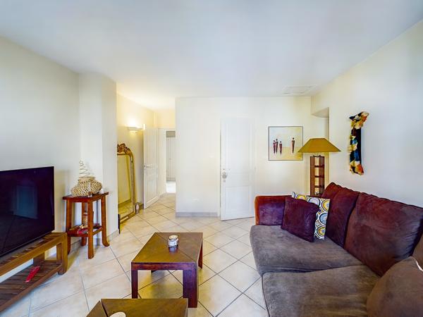 Vaison-la-Romaine (84110) SABLET . COUP DE COEUR! ÉLÉGANTE MAISON BOURGEOISE