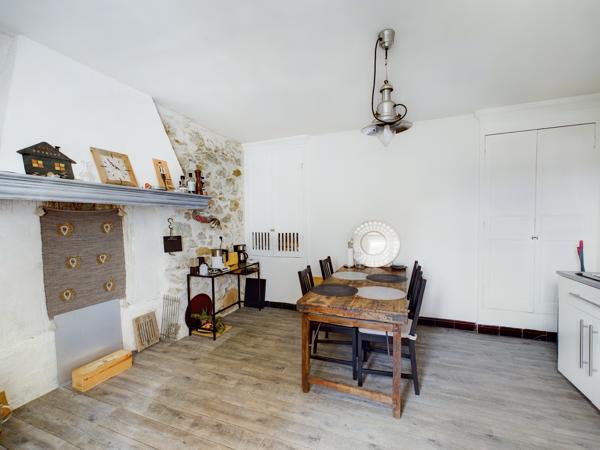 Vaison-la-Romaine (84110) SABLET . COUP DE COEUR! ÉLÉGANTE MAISON BOURGEOISE