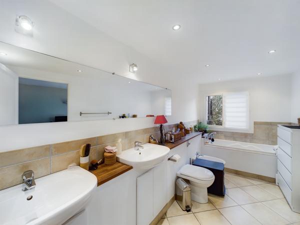 Vaison-la-Romaine (84110) SABLET . COUP DE COEUR! ÉLÉGANTE MAISON BOURGEOISE