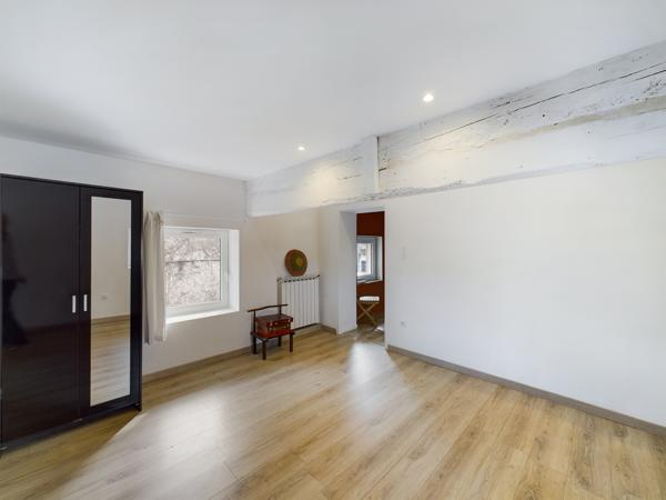 Vaison-la-Romaine (84110) SABLET . COUP DE COEUR! ÉLÉGANTE MAISON BOURGEOISE