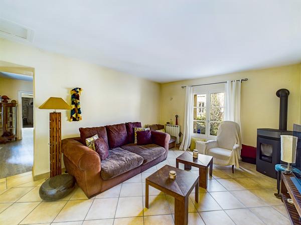 Vaison-la-Romaine (84110) SABLET . COUP DE COEUR! ÉLÉGANTE MAISON BOURGEOISE