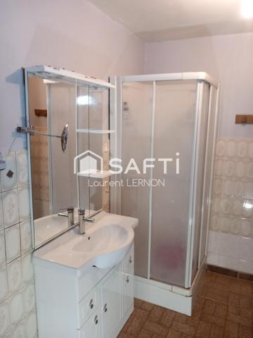 FERME AVEC ATELIER, ETABLES, TERRAIN DE 18132 M²