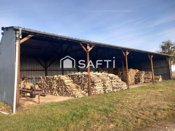 FERME AVEC ATELIER, ETABLES, TERRAIN DE 18132 M²