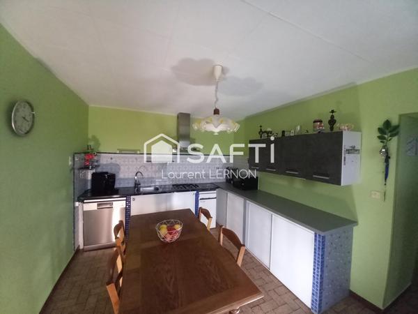 FERME AVEC ATELIER, ETABLES, TERRAIN DE 18132 M²