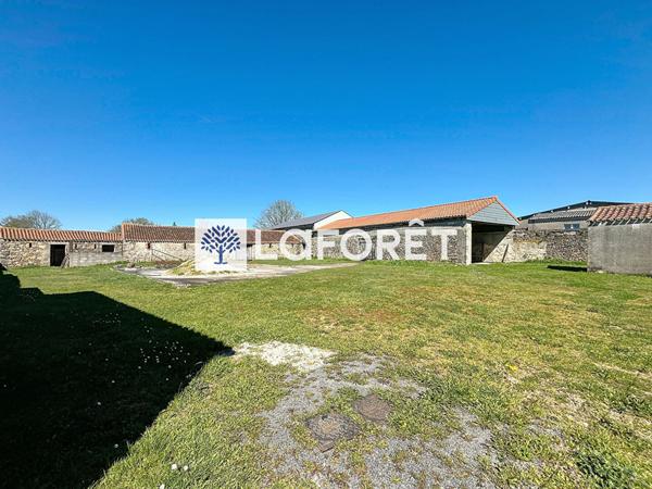 Achat maison près de NUEIL LES AUBIERS - 3 pièce(s) - 318 m² - 93 840 €