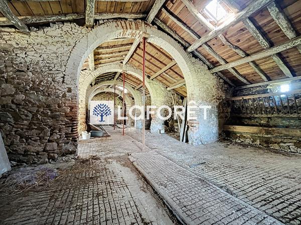 Achat maison près de NUEIL LES AUBIERS - 3 pièce(s) - 318 m² - 93 840 €