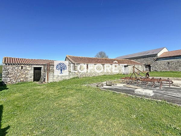 Achat maison près de NUEIL LES AUBIERS - 3 pièce(s) - 318 m² - 93 840 €