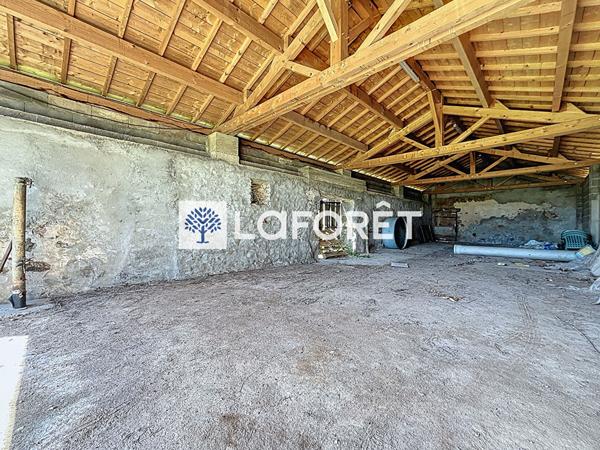 Achat maison près de NUEIL LES AUBIERS - 3 pièce(s) - 318 m² - 93 840 €