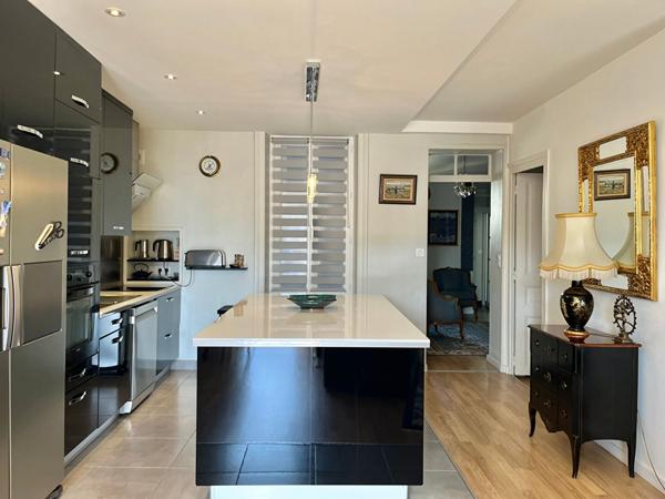 Centre historique de Vannes Élégant 3 pièces de 82 m² entièrement rénové