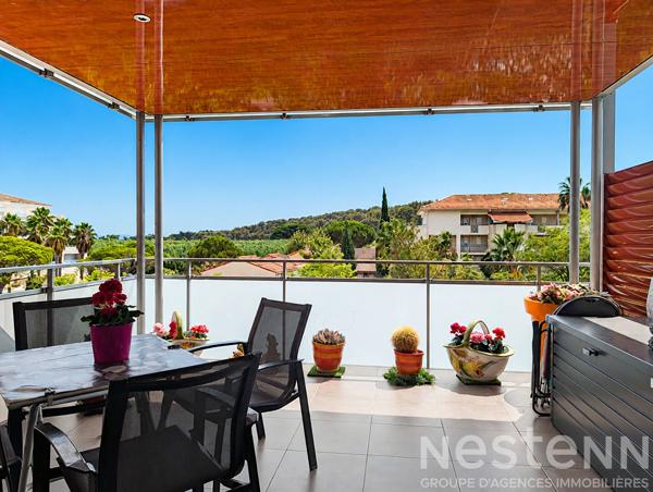 Appartement 3 pièces lumineux avec terrasse et parking couvert à vendre au Lavandou