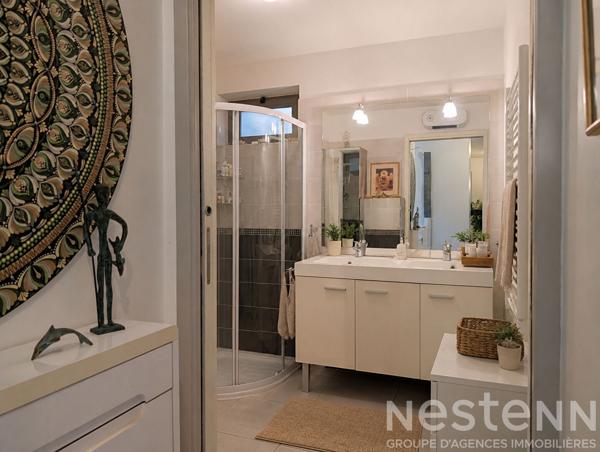 Appartement 3 pièces lumineux avec terrasse et parking couvert à vendre au Lavandou