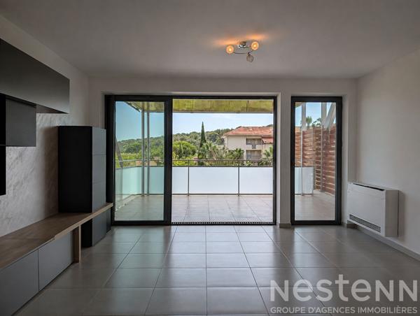 Appartement 3 pièces lumineux avec terrasse et parking couvert à vendre au Lavandou