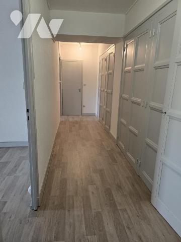 Appartement T3 à proximité du centre ville de LONS LE SAUNIER.