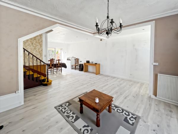 Maison
         6 pièces
        - 130 m² 223 650 € *