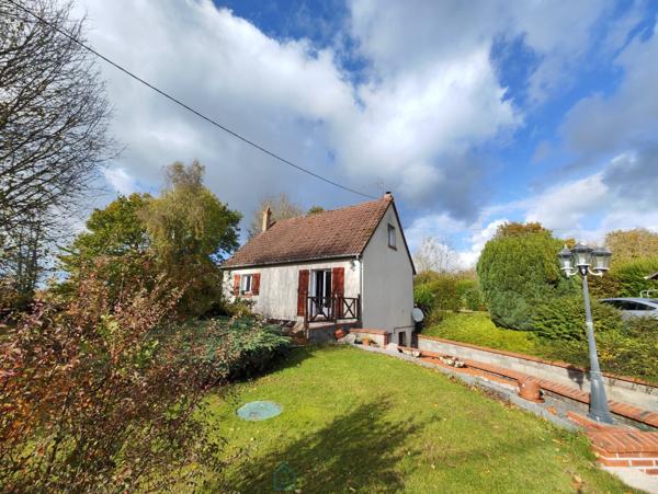 Très belle maison au calme, à 10 minutes à l’est de Lisieux, sans vis-à-vis et offrant une jolie vue.
