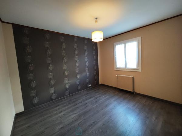 Très belle maison au calme, à 10 minutes à l’est de Lisieux, sans vis-à-vis et offrant une jolie vue.