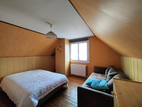 Très belle maison au calme, à 10 minutes à l’est de Lisieux, sans vis-à-vis et offrant une jolie vue.