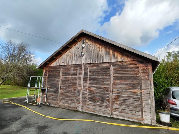 Très belle maison au calme, à 10 minutes à l’est de Lisieux, sans vis-à-vis et offrant une jolie vue.