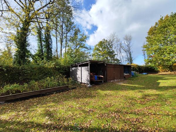 Très belle maison au calme, à 10 minutes à l’est de Lisieux, sans vis-à-vis et offrant une jolie vue.