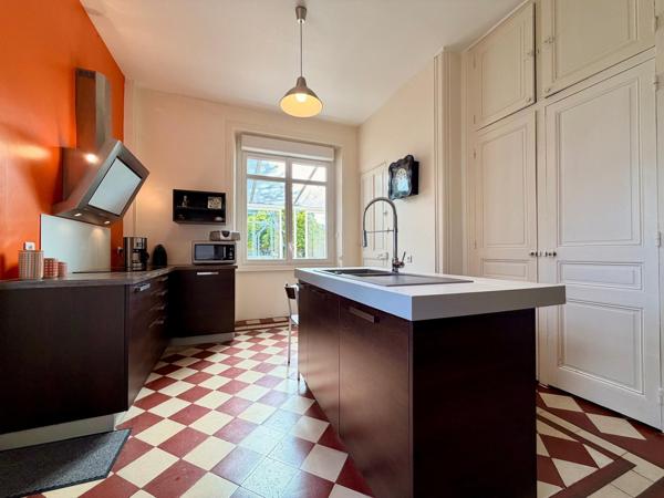 Maison à PLOERMEL, 56800 - 11 pièces 268m²