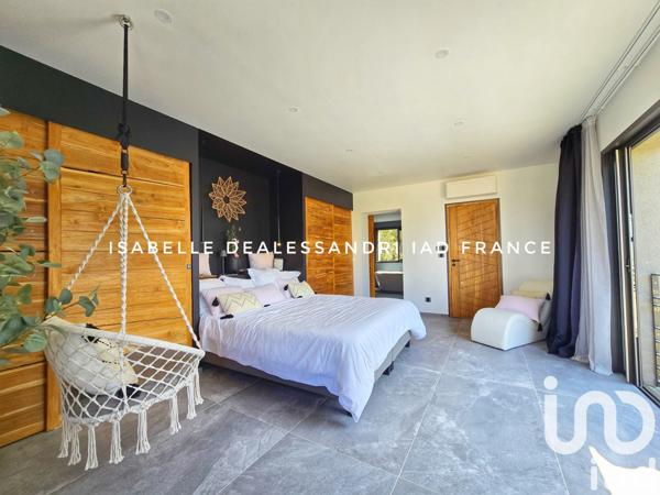 Maison à vendre 10 pièces 340 m² Sanary-sur-Mer