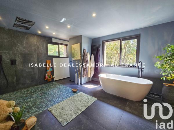 Maison à vendre 10 pièces 340 m² Sanary-sur-Mer