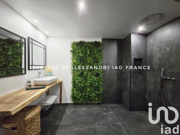 Maison à vendre 10 pièces 340 m² Sanary-sur-Mer