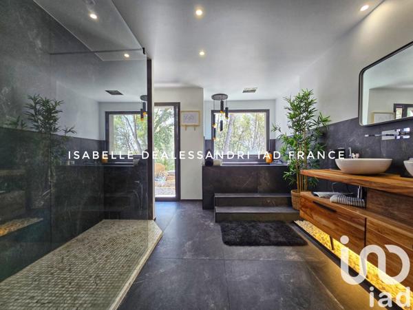 Maison à vendre 10 pièces 340 m² Sanary-sur-Mer