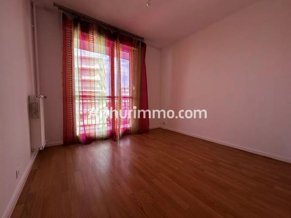 Vente                                                      Appartement
                        
                     4 pièces                      98 m2                     à Le Havre